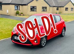 2018 Toyota Yaris Icon 1.5 Petrol Red 5 Door Rear View Camera - Euro 6 Ulez Free - Picture 1 of 17