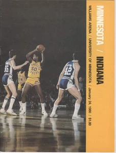1980 Minnesota Gophers vs Indiana programa de baloncesto Kevin McHale e Isiah Thomas - Imagen 1 de 7