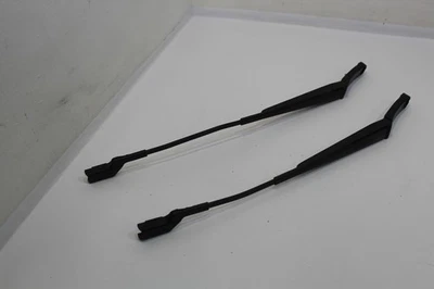 Par de braços de limpador de para-brisa dianteiro VW Tiguan 5N 5N2955410 - Imagem 1 de 4