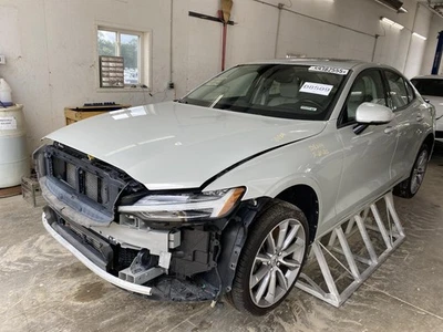 Used Fuse Box Engine fits: 2021 Volvo S60  Grade A - Image 1 of 4