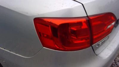 Used Left Tail Light Assembly fits: 2014 Volkswagen Jetta Sdn exc. City quarter Foto 1 de 4