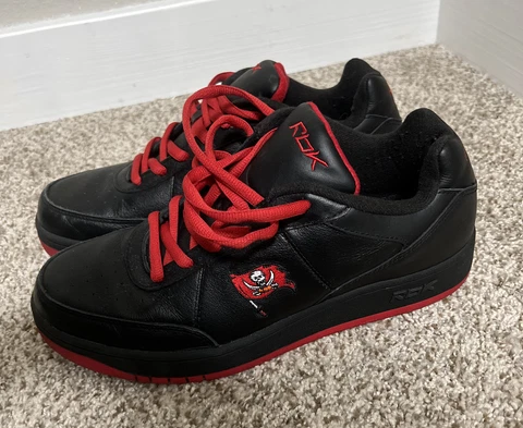Reebok NFL Tampa Bay Buccaneers Logo Black/Red Sneakers Shoes RBK Mens US11 Cover