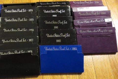1973 to 1988 Proof Sets U.S. Mint 16 Proof Set San Francisco Mint Box & COA Cover