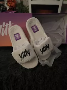 womans house slippers - Picture 1 of 1