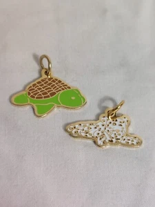 Lote de 2 Dijes Vintage Lindo Gorro Animal Collar Pulsera 1" - Tortuga Leopardo - Imagen 1 de 6