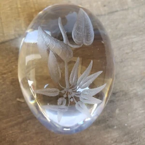 Floral pattern etched crystal egg Display Or Paperweight - Picture 1 of 6
