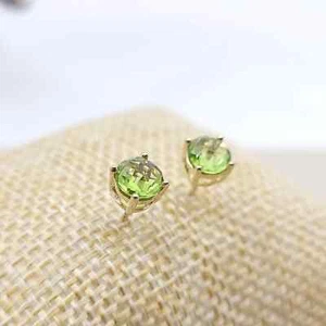 14k Solid Gold Stud Earring with 6mm Round Shape Faceted Natural Peridot - Picture 1 of 10