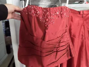 DAVID'S BRAUTHAUS GRÖSSE 4 ELEGANT ROT 2-TEILIGES FORMELLES KLEID NEU MIT ETIKETT - Bild 1 von 12