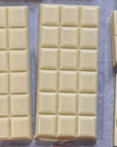 White Dubai Chocolate bar with Pistachios Honey Kataifi  Pahlava Handmade 120g. - Picture 1 of 6