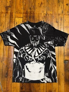 Camiseta WWE Finn Balor 2016 AOP Talla L Estampado Completo Gráfico Grande - Imagen 1 de 13