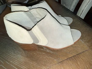 Sorel Ankle Bootie Nadia Women Size 8.5 Dove Gray Suede Heel Chunky Open Toe New - Picture 1 of 6