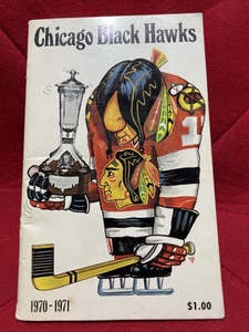 1970-71 Chicago Blackhawks Guide signiert von Bobby Hull auf seiner Bioseite - Bild 1 von 6