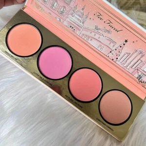 New Too Faced Chirstmas In Rome Blush Palette~Full size 10 g/0.35oz~Rare - Picture 1 of 7