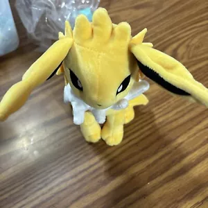 Pokemon Plush Toy Sitting Jolteon 7" Pokemon Center 2016, VGC - Picture 1 of 3