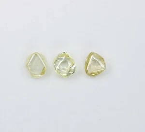 0,47 ct gelber ungeschliffener unregelmäßiger Rohkristall-Diamant für Vorschlagsring - Bild 1 von 12