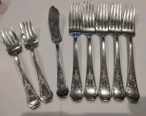 Holmes & Edwards Carolina Silver Plate 1914 Forks -Butter Knife  Silverware 8 Pc - Picture 1 of 4
