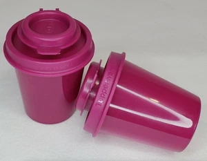 Juego Tupperware S&P Sellos Apretados Líquidos Enanos Saleros y Pimenteros Ruibarbo Nuevo - Imagen 1 de 3