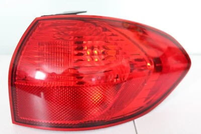Lanterna traseira lateral de passageiros 2006-2007 OUTER SUBARU TRIBECA RH - Imagem 1 de 4