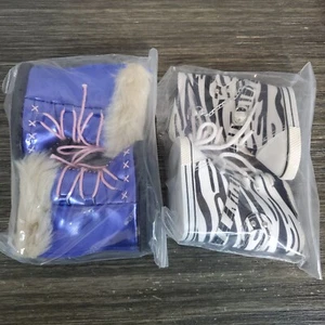 Lotto scarpe invernali (2) per bambole 18" - AG OG Battat - NUOVI stivali Zerba/blu metallizzati - Foto 1 di 4