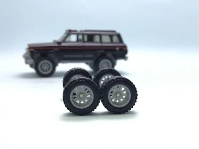 Neumático de goma largo R025 Hotwheels 1/64 Real Riders# Offroad Beadlock gris 10 radios Foto 1 de 4