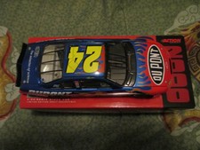 Jeff Gordon #24 1:24 Scale Stock Car DuPont Limited Ed. 2000 Monte Carlo 1 /7.5k