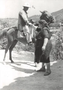 2A-SZENE KORSIKA-FAKTOR ZU PFERD-N 588-A/0299 - Bild 1 von 2
