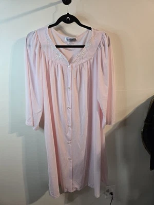 Camisón Miss Elaine Classics Manga Larga Rosa Nylon Botón Delantero Grande Foto 1 de 4