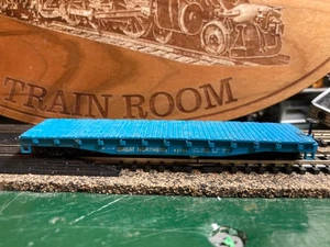 UNKNOWN MAKE  N SCALE GREAT NORTHERN FLATCAR - Picture 1 of 3