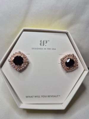 Pendientes Bomb Party "En Susurros Trenzados" Ónix Negro Sobre Chapado en Oro Rosa  Foto 1 de 3