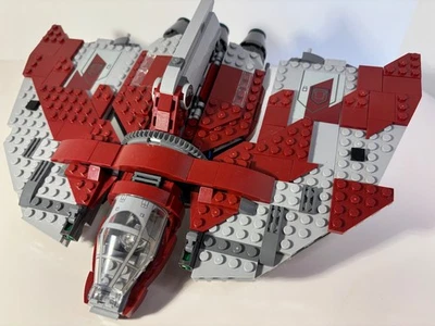 Минифигурки LEGO Star Wars: Ashoka Tanos T-6 Jedi Shuttle (75362) - Изображение 1 из 4