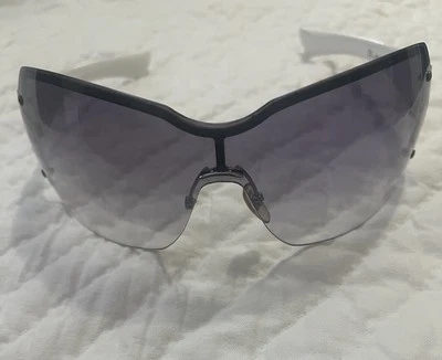 ВИНТАЖНЫЕ подлинные солнцезащитные очки Gucci Shield, GG 1825/S. Белая монограмма.   - Изображение 1 из 4