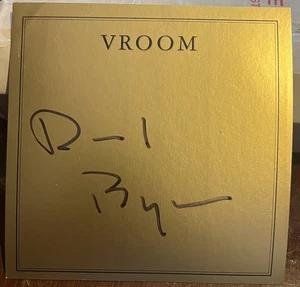 AUTENTICA FIRMA DAVID BYRNE SU TARGA LIBRO INUTILIZZATA TESTE PARLANTI - Foto 1 di 2