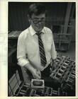 1987 Press Photo James Holtan's Company Makes Bagel Cutters In La Crosse