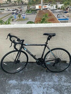 Bicicleta de carretera Vilano R2 (700-R2-BLK-54) 21" - negra Foto 1 de 4