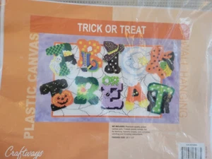 Craftways Plastic Canvas Trick or Treat Wall Hanging Kit - Brand New - Picture 1 of 3
