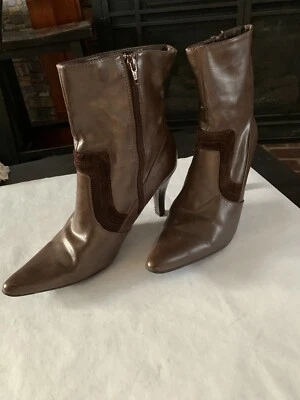 "Botines Merona Sobre el Tobillo Talla 8 1/2 Marrón 4"" Tacón Cremallera Materiales Hechos por el Hombre" Foto 1 de 4