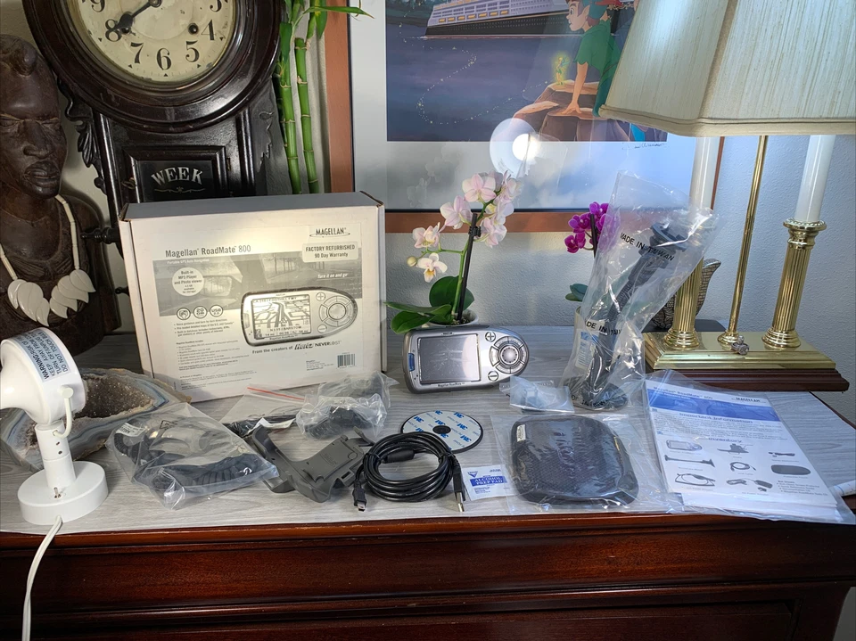 Magellan RoadMate 800 Car Portable GPS Navigator COMPLETE+Box+EXTRAS Works NEW - Image 1 of 4
