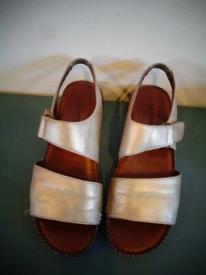 WORTHINGTON FAITH CHAMPAGNE GOLD LEATHER SLIP ON SLING BACK SANDAL SIZE 9M (B) — 第 1/4 张图片