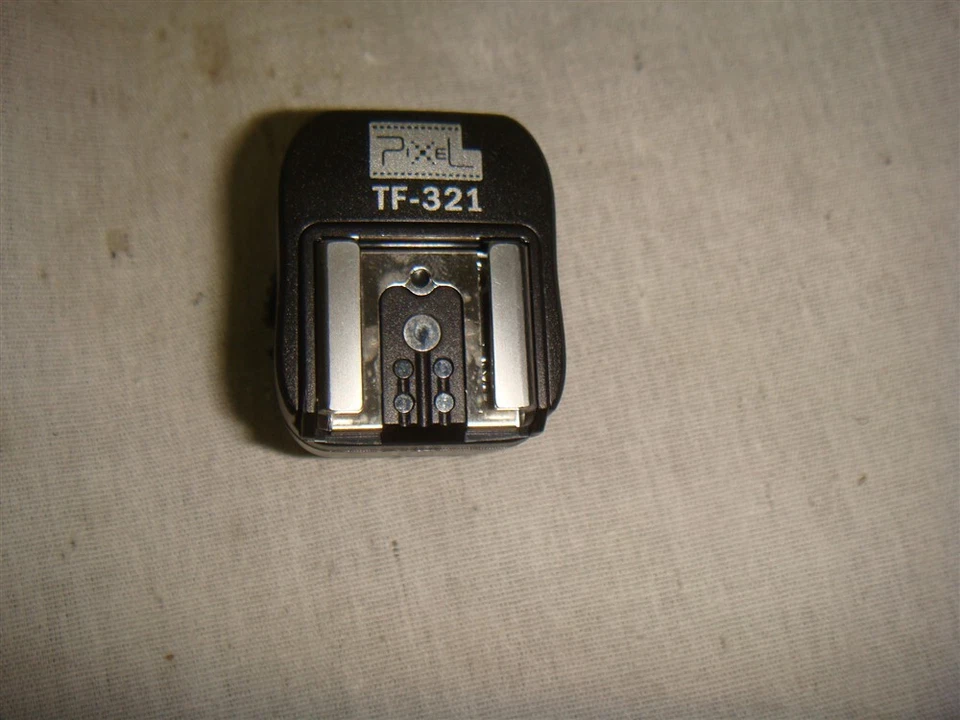 PIXEL TF-321 HOT SHOE ADAPTER FOR CANON FLASH UNITS -EXCELLENT - Image 1 of 4