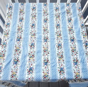 Precioso mantel de algodón azul a rayas y floral 81" x 60" - Imagen 1 de 6