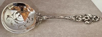 РЕДКАЯ ОРИГИНАЛЬНАЯ ЛОЖКА ДЛЯ СЕРВИРОВКИ ГОРОХА OLD REED & BARTON LES SIX FLEURS СТЕРЛИНГОВАЯ 9 1/4 ДЮЙМА - Изображение 1 из 4