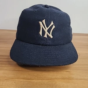 New York Yankees New Era Heritage Series Cooperstown Collection Fitted Hat 7 1/8 - Picture 1 of 8