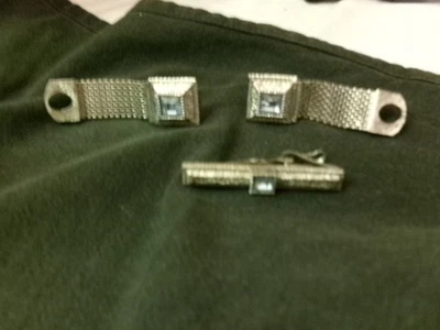 Gemelos y barra de corbata vintage Swank plateados con piedra de cristal azul para hombre - usados Foto 1 de 4