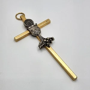 Vintage katholischer Anhänger Kreuz IHS Kelch Trauben goldfarben Eucharistie Charm - Bild 1 von 7