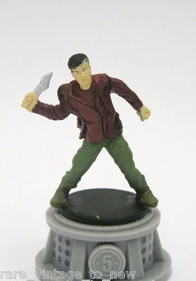 NUEVA Figura Masculina Homenaje Juegos del Hambre WizK!ds Gravity Feed Booster District 5 Foto 1 de 3