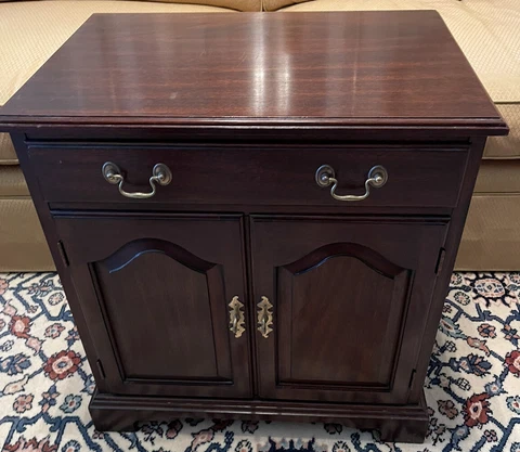 Henkel Harris Mahogany Rafferty Nightstand  S￼tyle 114 #1 Cover