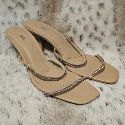 Sandalias de tacón de gatito tostado Zara con estrás punta cuadrada EU 39/ US 8,5 NUEVAS SIN ETIQUETAS Foto 1 de 4