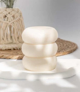 Handgemachte Kerze "Donut" in natur, vegan & nachhaltig - Picture 1 of 3