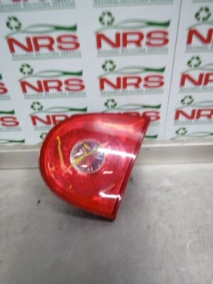 Volkswagen Golf FSI 2003-2008 luz trasera/trasera en el portón trasero (lado del conductor) Foto 1 de 2
