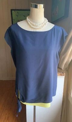 Top Bailey 44 azul marino/amarillo con ribete de seda en capas M Foto 1 de 4